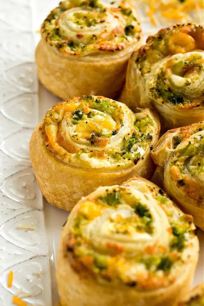 Cheesy Broccoli Pinwheels: A Tasty Twist on Snacks!