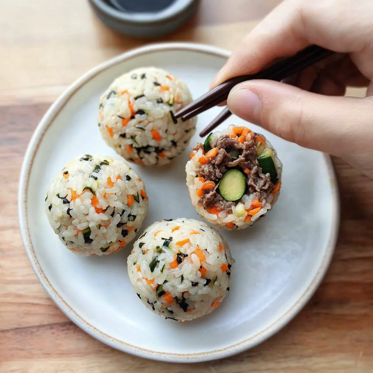 Korean Rice Balls (Jumeokbap)