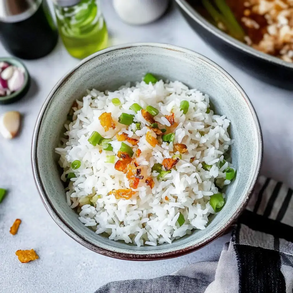 Filipino Garlic Rice (Sinangag)